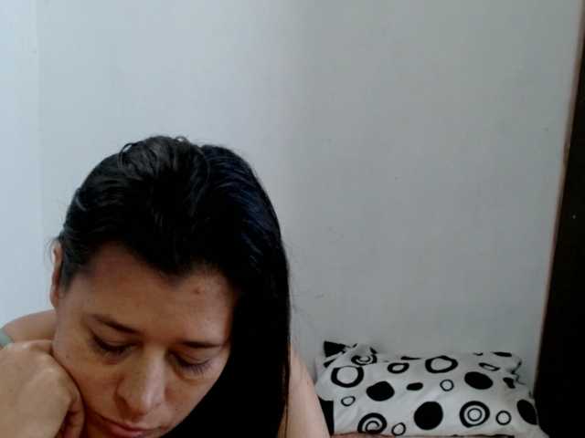 Adrianamilf live cam on BongaCams