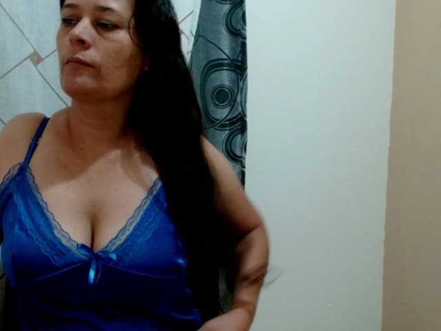 Adrianamilf live cam on BongaCams