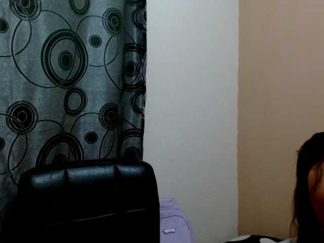 Adrianamilf live cam on BongaCams