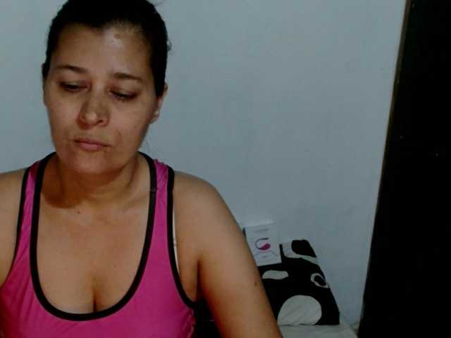Adrianamilf live cam on BongaCams