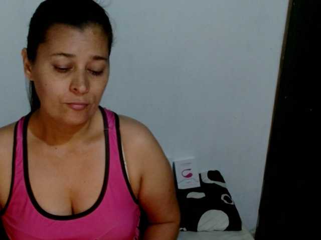 Adrianamilf live cam on BongaCams