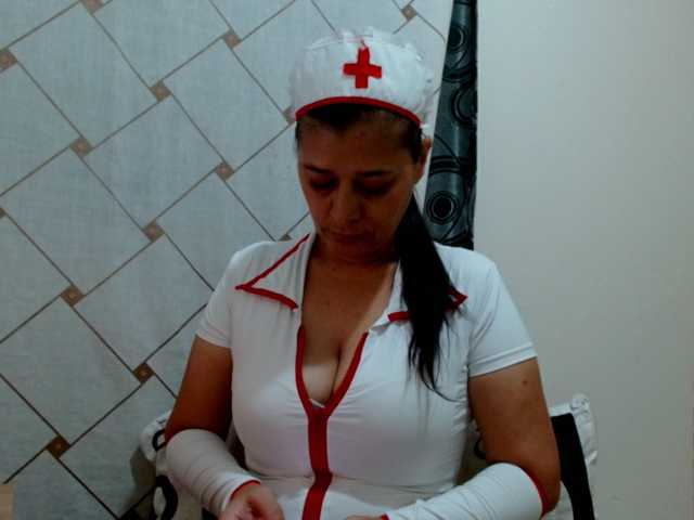 Adrianamilf live cam on BongaCams