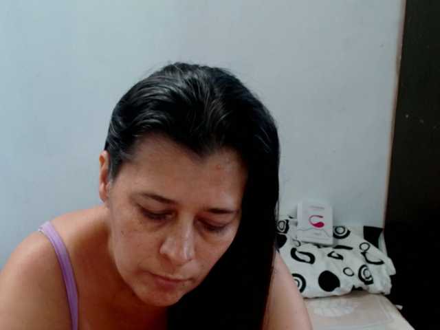 Adrianamilf live webcam show