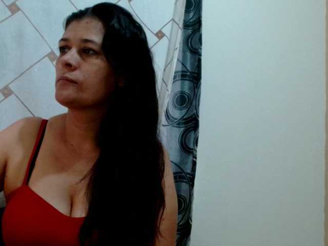 Adrianamilf live cam on BongaCams