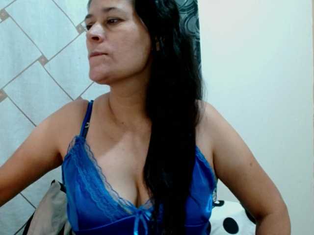 Adrianamilf live cam preview