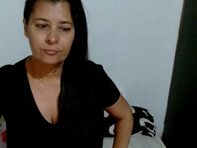 Adrianamilf live cam on BongaCams