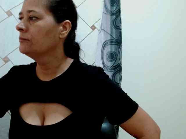 Adrianamilf webcam