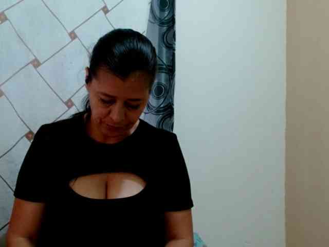 Adrianamilf webcam
