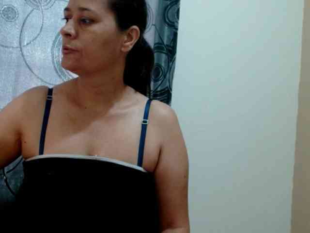 Adrianamilf webcam