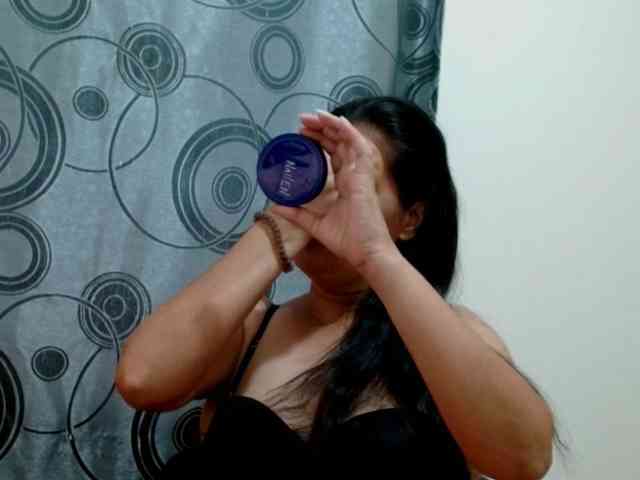 Adrianamilf webcam