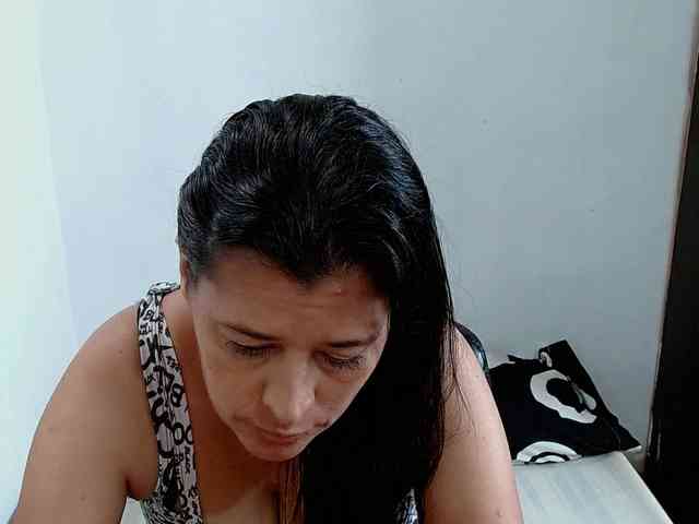 Adrianamilf webcam