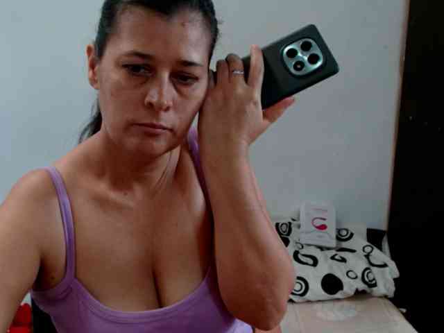 Adrianamilf webcam