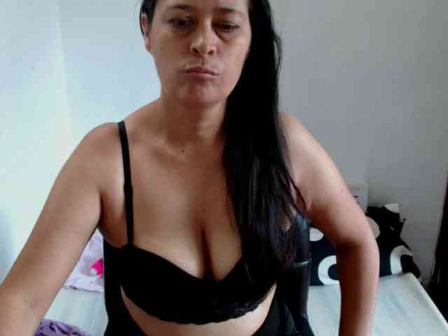 Adrianamilf webcam