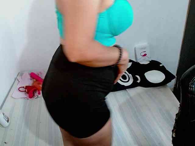 Adrianamilf webcam