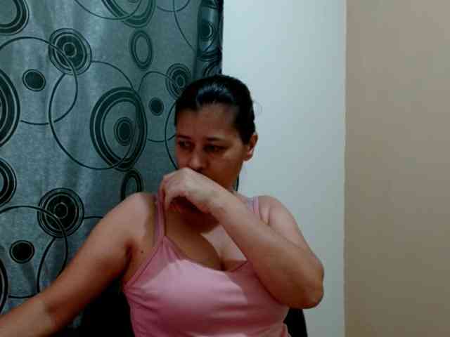Adrianamilf webcam