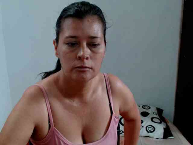 Adrianamilf webcam