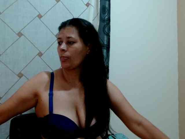 Adrianamilf webcam