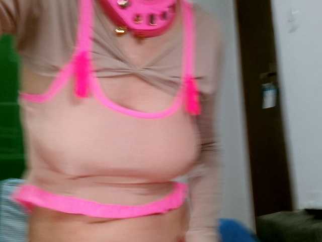 Carolsquirter live webcam show