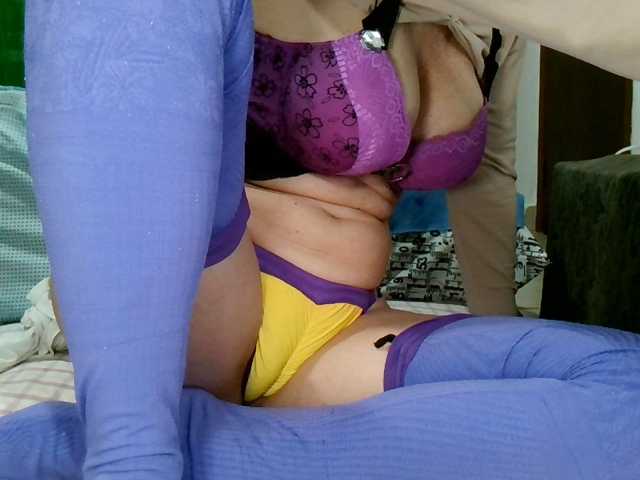 Carolsquirter live cam on BongaCams
