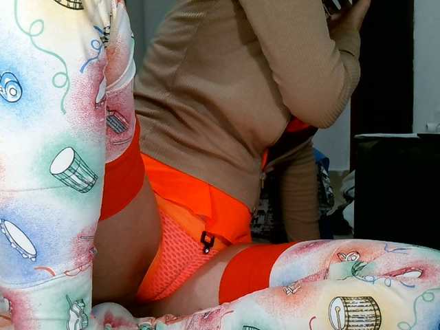 Carolsquirter live webcam show