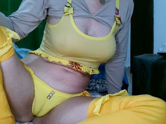 Carolsquirter live webcam show