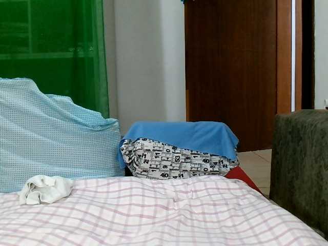 Carolsquirter live cam on BongaCams