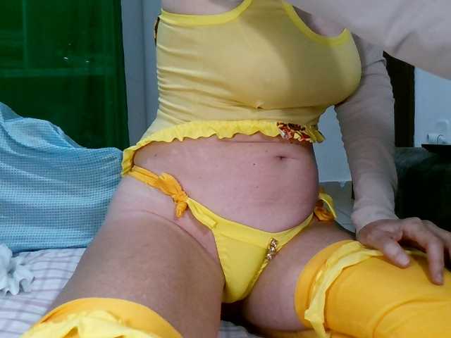 Carolsquirter live webcam show