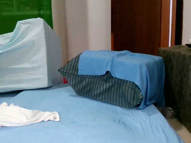 Carolsquirter's BongaCams show and profile