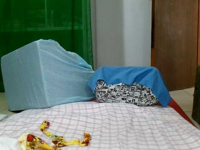 Carolsquirter live cam on BongaCams