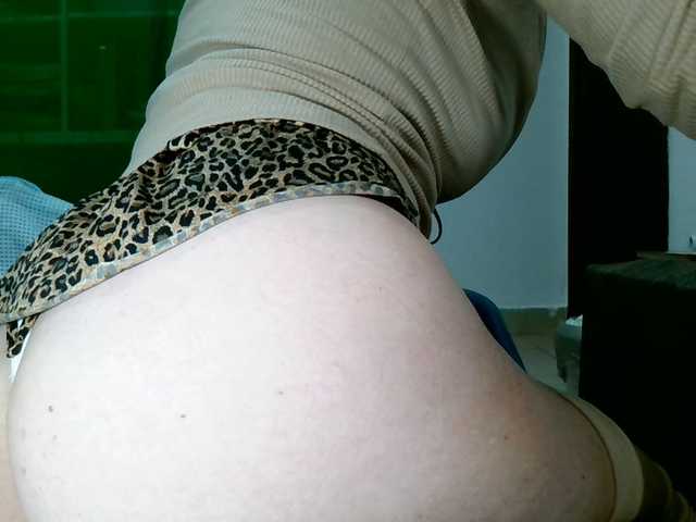 Carolsquirter live cam on BongaCams