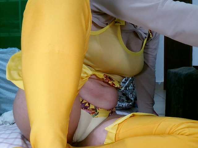 Carolsquirter live cam on BongaCams