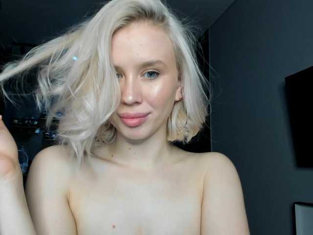 Sunlovv's BongaCams show and profile