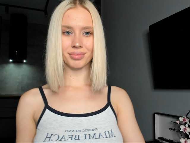 Sunlovv, en vivo ahora en BongaCams