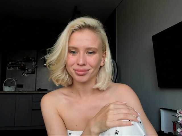 Sunlovv live webcam show