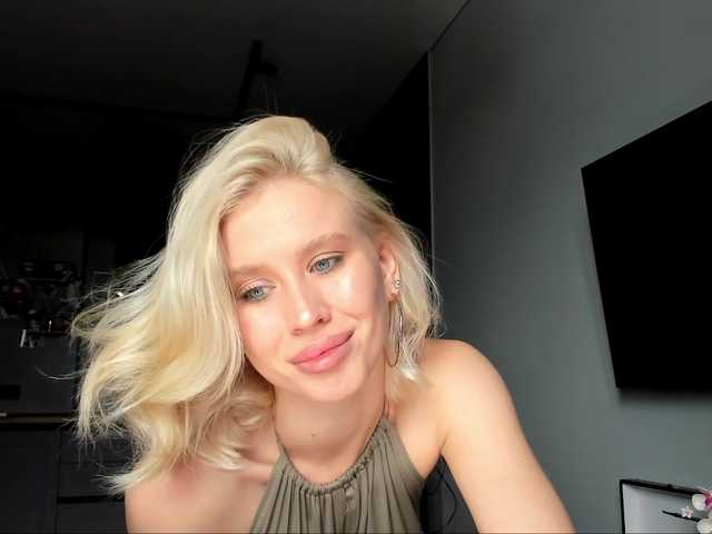 Sunlovv live cam on BongaCams