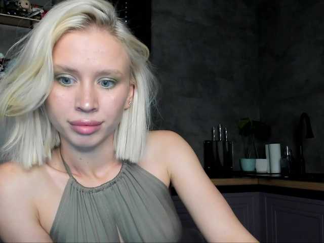 Sunlovv live cam on BongaCams