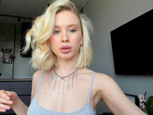 Sunlovv live cam on BongaCams