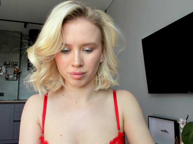 Sunlovv live cam on BongaCams