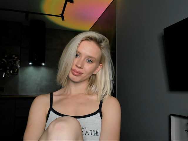 Sunlovv live cam on BongaCams