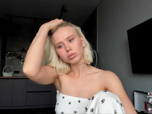 Sunlovv live webcam show