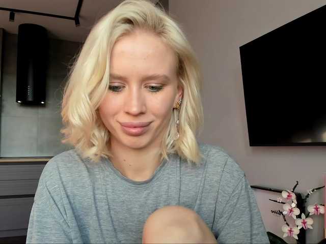 Sunlovv live cam on BongaCams