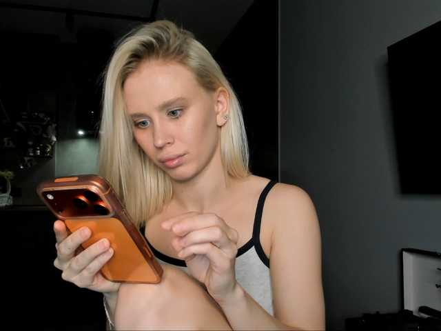 Sunlovv live cam on BongaCams