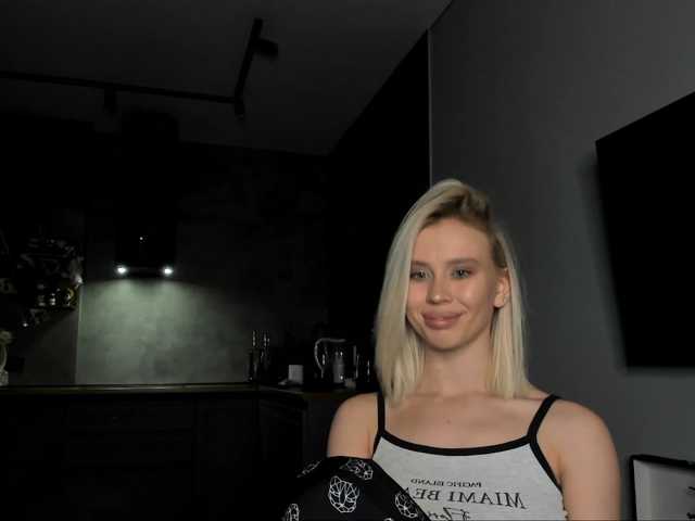 Sunlovv live cam on BongaCams