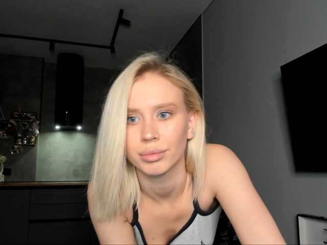 Sunlovv live cam on BongaCams