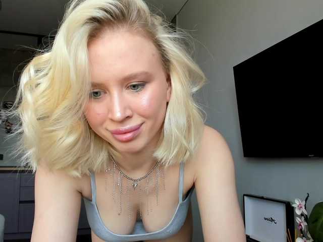 Sunlovv live cam on BongaCams