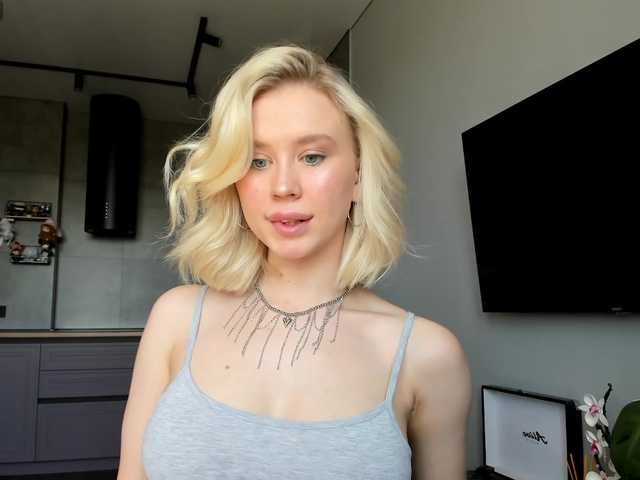Sunlovv live cam on BongaCams