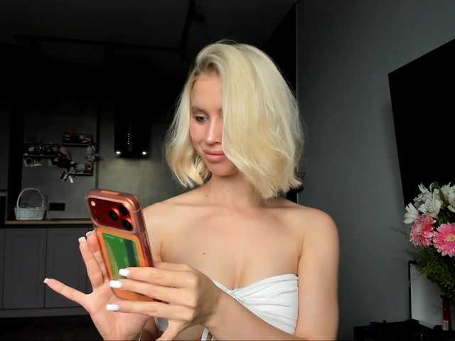 Sunlovv live webcam show