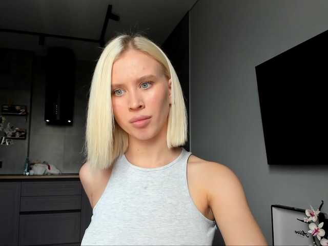 Sunlovv live cam on BongaCams