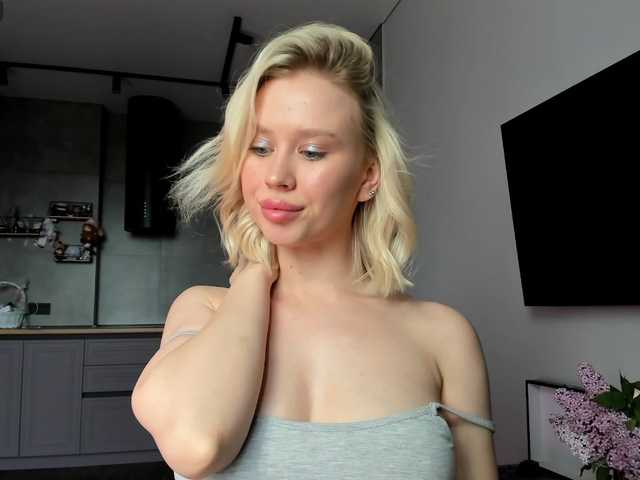 Sunlovv live cam on BongaCams