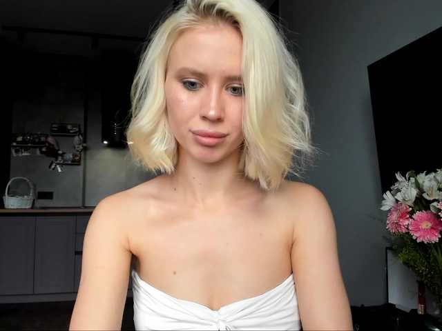 Sunlovv live webcam show